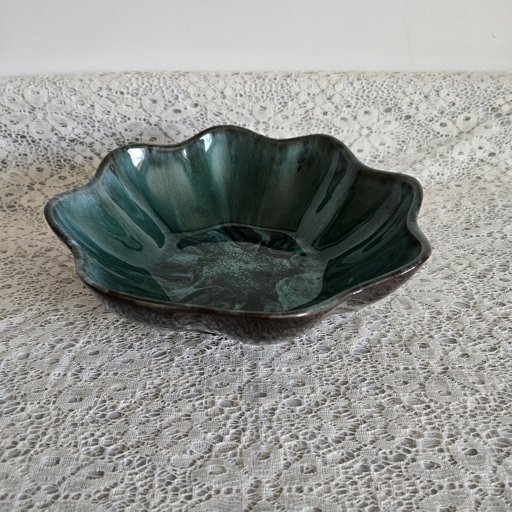 Blue Mountain Pottery Green Drip Glaze Scalloped Bowl